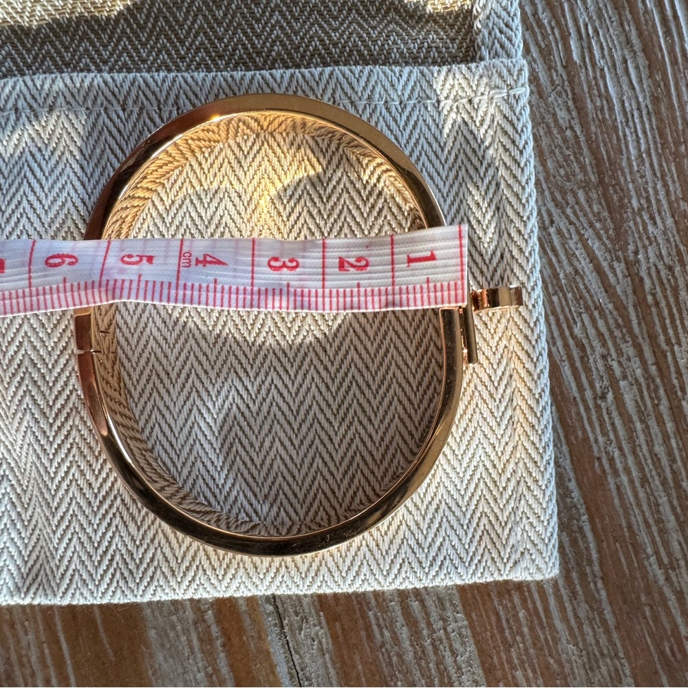 Hermes Le Bracelet Mini Clic Kelly Rose Gold and Creme - Picture 10 of 10